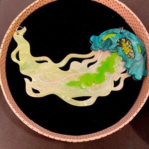Unworn Erstwilder jellyfish necklace!